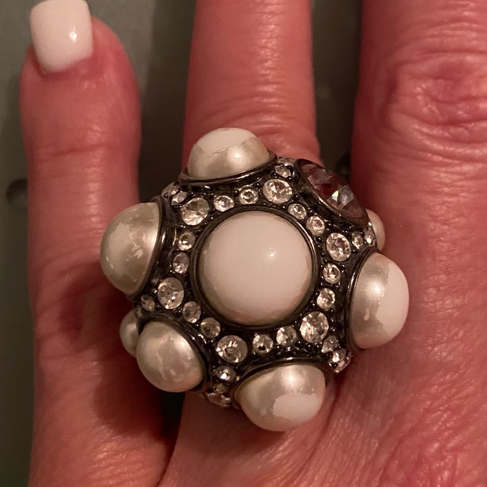 HENRI BENDEL Crystal & Faux Pearl Silver Tone Dome Statement Ring Size 5.5